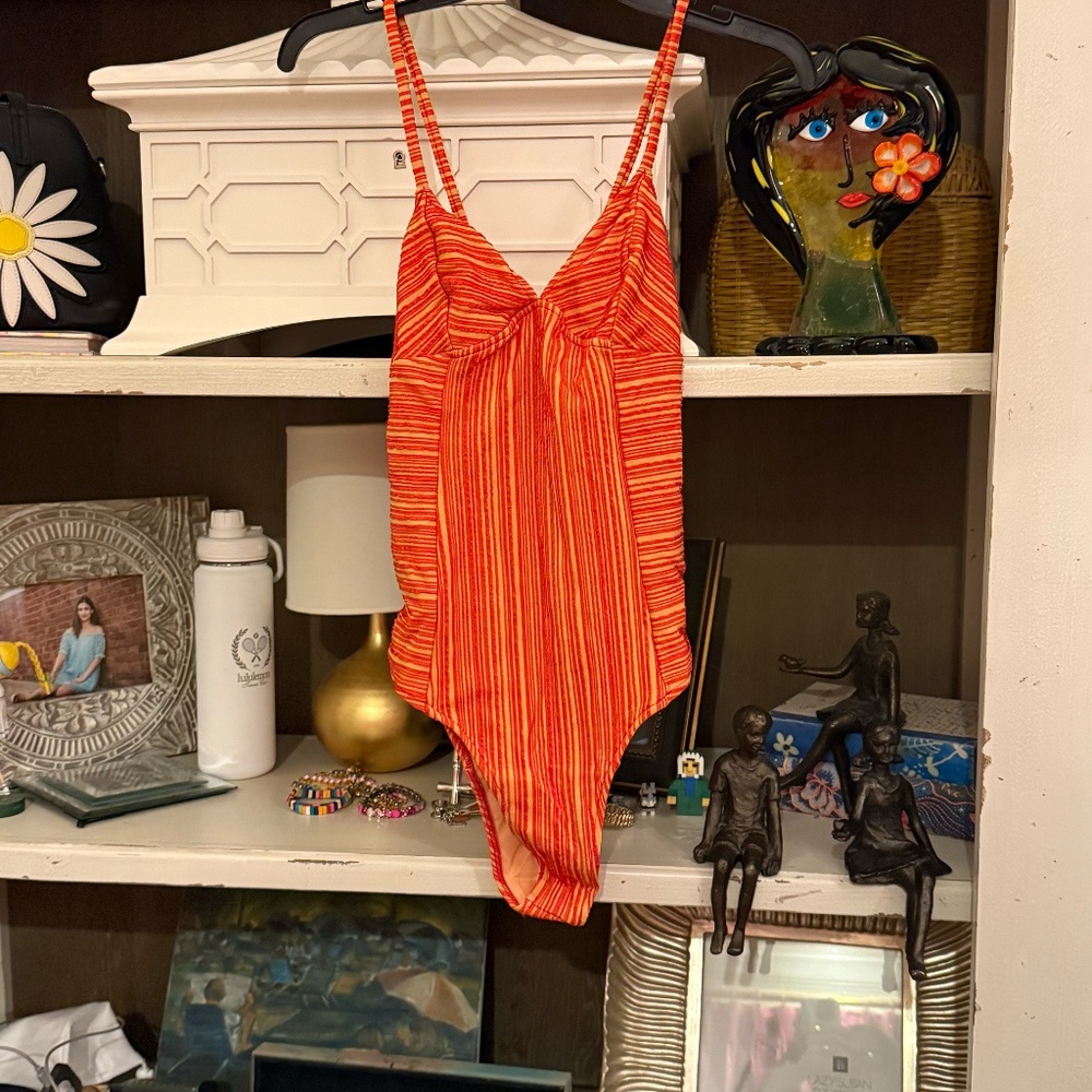 Seea Tia swimsuit cherry rib large L nwot - Picture 3 of 6